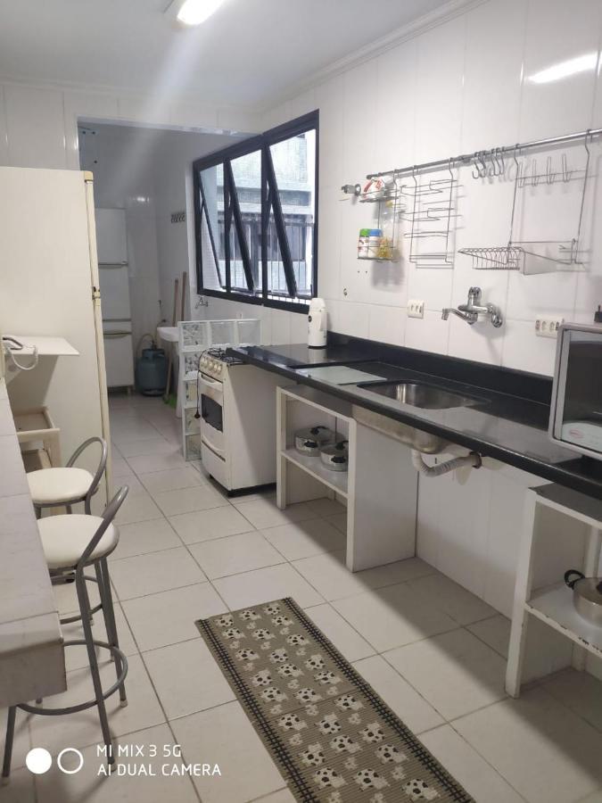 Apartamento amplo a menos de 400 metros da praia localizado próximo a praça da Brunella, área nobre do Guarujá. Exterior foto