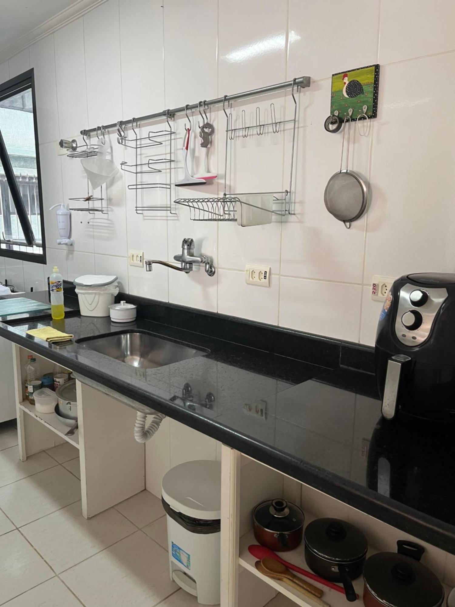 Apartamento amplo a menos de 400 metros da praia localizado próximo a praça da Brunella, área nobre do Guarujá. Exterior foto